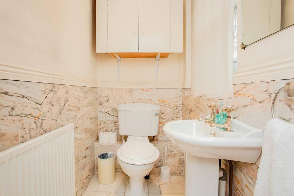 Bright 2 Bedroom Flat In Central לונדון מראה חיצוני תמונה